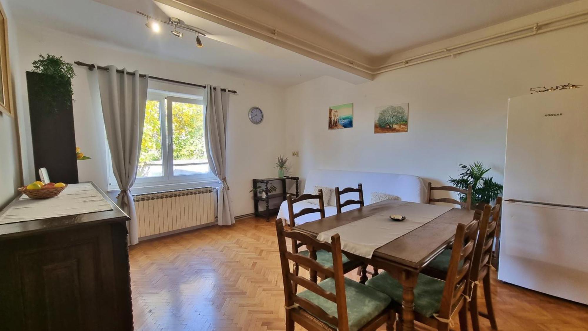 Apartment Merica Омиш Экстерьер фото